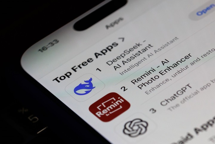 DeepSeek, al tope de las listas de apps más descargadas. (Foto: Bloomberg)