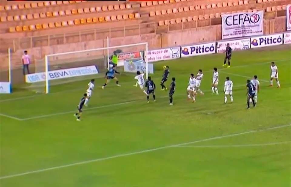 ¿Fue sin querer queriendo? Un gol en contra desató un escándalo en el fútbol mexicano